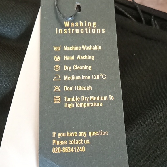 Vonda Oversized Black Dress - Picture 4 of 6